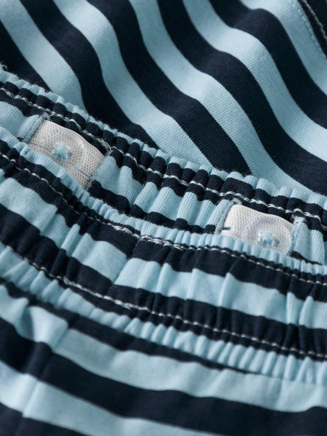 model_shot-front_full